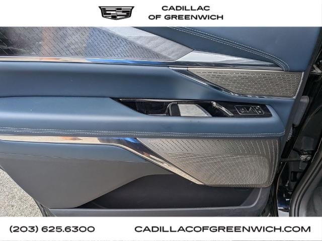 2025 Cadillac ESCALADE IQ Luxury 2
