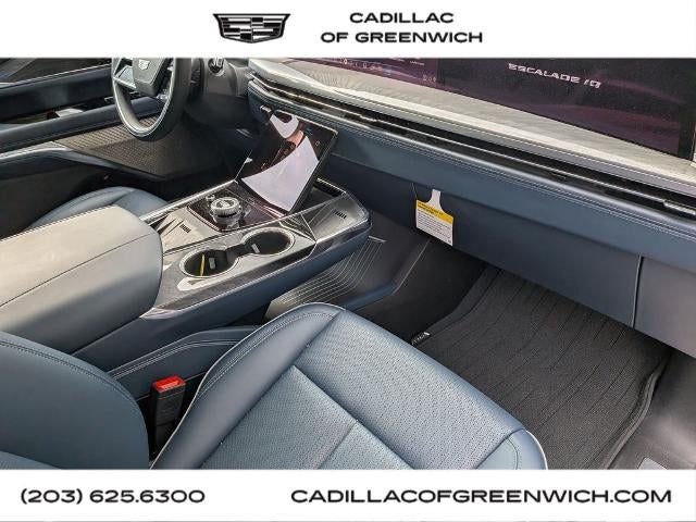 2025 Cadillac ESCALADE IQ Luxury 2